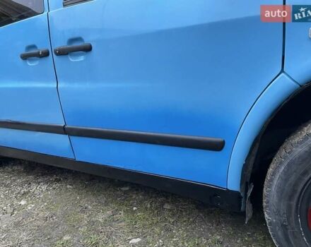 Синий Мерседес Вито, объемом двигателя 2.15 л и пробегом 318 тыс. км за 4900 $, фото 13 на Automoto.ua