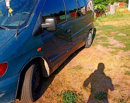 Синий Мерседес Вито, объемом двигателя 2.1 л и пробегом 320 тыс. км за 2200 $, фото 3 на Automoto.ua