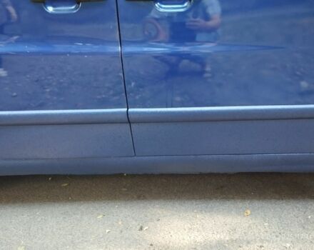 Синий Мерседес Вито, объемом двигателя 2.2 л и пробегом 390 тыс. км за 5500 $, фото 4 на Automoto.ua