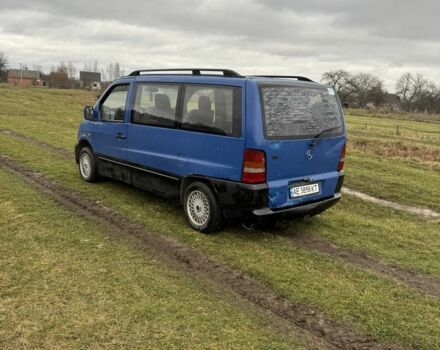 Синий Мерседес Вито, объемом двигателя 2.1 л и пробегом 400 тыс. км за 2000 $, фото 4 на Automoto.ua