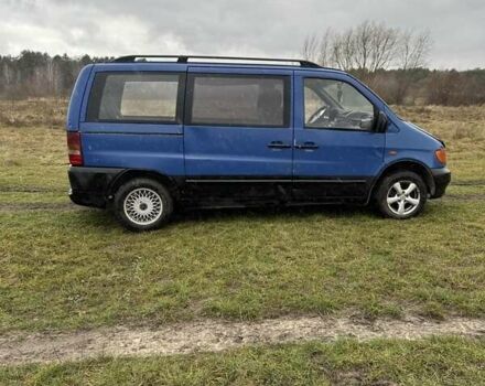 Синий Мерседес Вито, объемом двигателя 2.1 л и пробегом 400 тыс. км за 2000 $, фото 4 на Automoto.ua