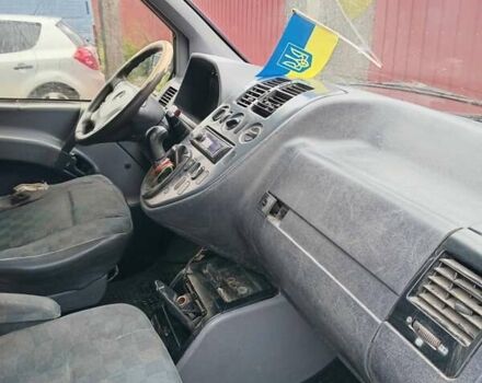 Синий Мерседес Вито, объемом двигателя 2.15 л и пробегом 400 тыс. км за 3000 $, фото 2 на Automoto.ua