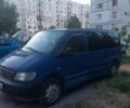 Синий Мерседес Вито, объемом двигателя 2.1 л и пробегом 339 тыс. км за 4800 $, фото 1 на Automoto.ua