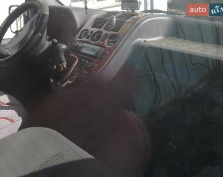 Синий Мерседес Вито, объемом двигателя 2.2 л и пробегом 270 тыс. км за 5777 $, фото 6 на Automoto.ua