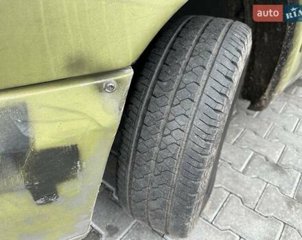 Синий Мерседес Вито, объемом двигателя 2.2 л и пробегом 420 тыс. км за 3000 $, фото 4 на Automoto.ua