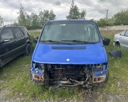 Синий Мерседес Вито, объемом двигателя 0 л и пробегом 240 тыс. км за 1000 $, фото 1 на Automoto.ua