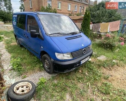 Синий Мерседес Вито, объемом двигателя 2.15 л и пробегом 300 тыс. км за 2800 $, фото 5 на Automoto.ua