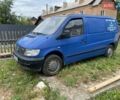 Синий Мерседес Вито, объемом двигателя 2.15 л и пробегом 300 тыс. км за 2800 $, фото 1 на Automoto.ua