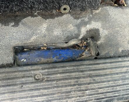 Синий Мерседес Вито, объемом двигателя 0 л и пробегом 240 тыс. км за 1000 $, фото 5 на Automoto.ua