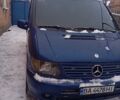 Синий Мерседес Вито, объемом двигателя 2.15 л и пробегом 450 тыс. км за 4500 $, фото 1 на Automoto.ua