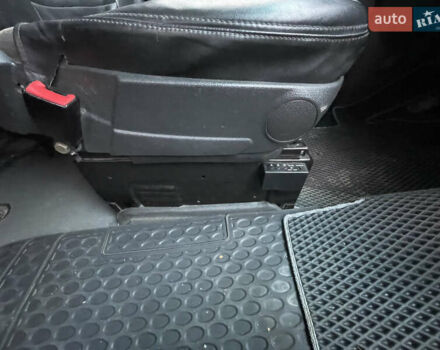 Синий Мерседес Вито, объемом двигателя 2.15 л и пробегом 406 тыс. км за 5400 $, фото 25 на Automoto.ua