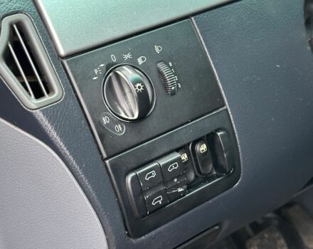 Синий Мерседес Вито, объемом двигателя 2.2 л и пробегом 431 тыс. км за 5050 $, фото 12 на Automoto.ua