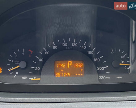 Мерседес Вито 2004 в Борисполе на Automoto.ua Синий Мерседес Вито, объемом двигателя 2.2 л и пробегом 381 тыс. км за 4200 $, фото 16 на Automoto.ua