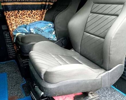 Синий Мерседес Вито, объемом двигателя 2.1 л и пробегом 240 тыс. км за 7000 $, фото 1 на Automoto.ua