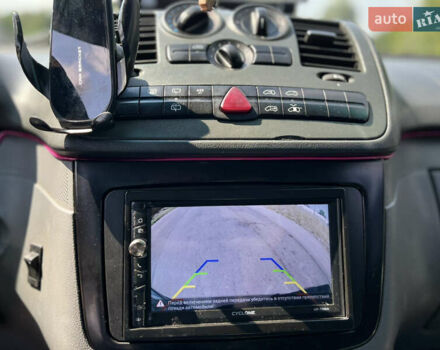 Синий Мерседес Вито, объемом двигателя 2.15 л и пробегом 420 тыс. км за 7500 $, фото 6 на Automoto.ua