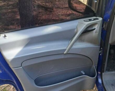 Синий Мерседес Вито, объемом двигателя 2.15 л и пробегом 390 тыс. км за 5500 $, фото 16 на Automoto.ua