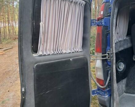 Синий Мерседес Вито, объемом двигателя 2.15 л и пробегом 390 тыс. км за 5500 $, фото 2 на Automoto.ua