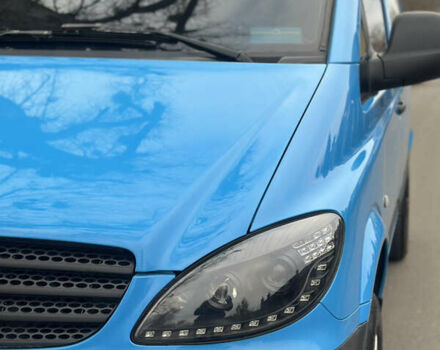 Синий Мерседес Вито, объемом двигателя 2.15 л и пробегом 379 тыс. км за 11111 $, фото 5 на Automoto.ua