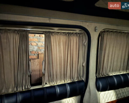 Синий Мерседес Вито, объемом двигателя 2.15 л и пробегом 367 тыс. км за 13000 $, фото 11 на Automoto.ua