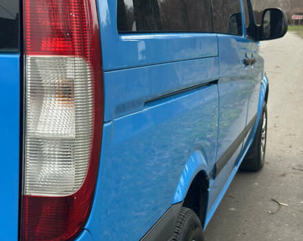 Синий Мерседес Вито, объемом двигателя 2.15 л и пробегом 379 тыс. км за 11111 $, фото 9 на Automoto.ua