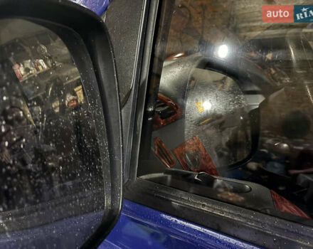 Синий Мерседес Вито, объемом двигателя 2.15 л и пробегом 367 тыс. км за 13000 $, фото 13 на Automoto.ua