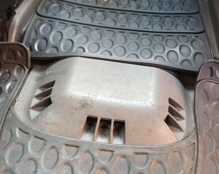 Синий Мерседес Вито, объемом двигателя 2.1 л и пробегом 347 тыс. км за 9999 $, фото 9 на Automoto.ua