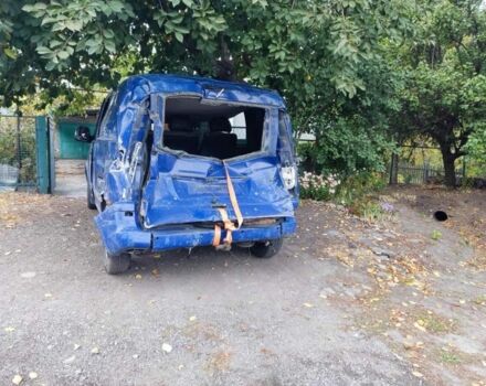 Синий Мерседес Вито, объемом двигателя 2.2 л и пробегом 270 тыс. км за 2500 $, фото 4 на Automoto.ua