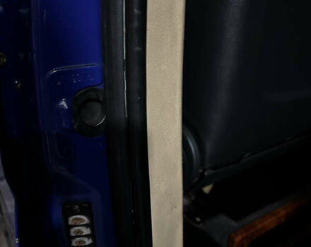 Синий Мерседес Вито, объемом двигателя 2.15 л и пробегом 367 тыс. км за 13000 $, фото 12 на Automoto.ua