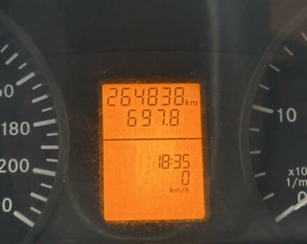 Синій Мерседес Віто, об'ємом двигуна 2.15 л та пробігом 265 тис. км за 8928 $, фото 12 на Automoto.ua