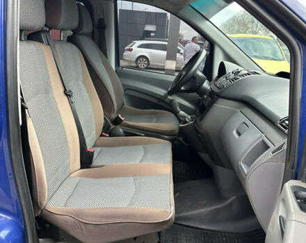 Синий Мерседес Вито, объемом двигателя 2.2 л и пробегом 294 тыс. км за 6500 $, фото 10 на Automoto.ua