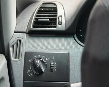 Синий Мерседес Вито, объемом двигателя 2.15 л и пробегом 362 тыс. км за 8299 $, фото 5 на Automoto.ua