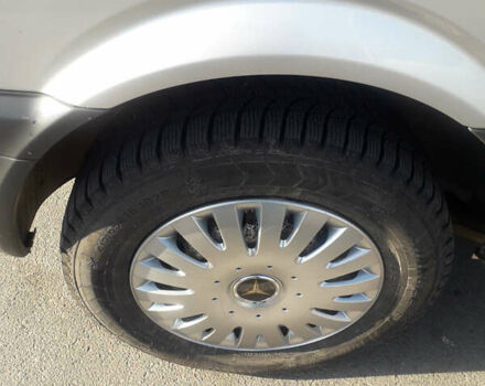 Синий Мерседес Вито, объемом двигателя 2.1 л и пробегом 338 тыс. км за 8300 $, фото 3 на Automoto.ua