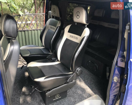 Синий Мерседес Вито, объемом двигателя 2.15 л и пробегом 221 тыс. км за 10000 $, фото 6 на Automoto.ua