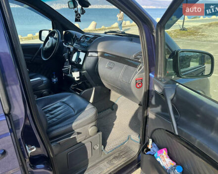 Синий Мерседес Вито, объемом двигателя 2.2 л и пробегом 480 тыс. км за 16000 $, фото 12 на Automoto.ua