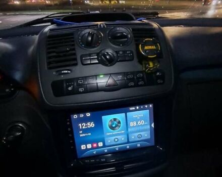 Синий Мерседес Вито, объемом двигателя 2.14 л и пробегом 285 тыс. км за 12000 $, фото 1 на Automoto.ua