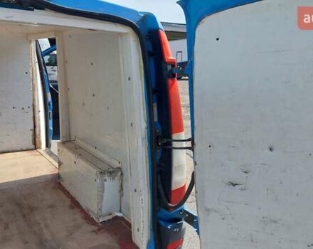 Синий Мерседес Вито, объемом двигателя 2.14 л и пробегом 466 тыс. км за 10900 $, фото 11 на Automoto.ua