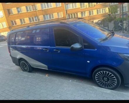 Синий Мерседес Вито, объемом двигателя 2.2 л и пробегом 270 тыс. км за 12216 $, фото 6 на Automoto.ua