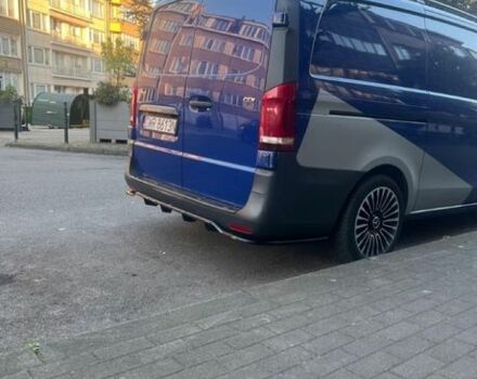 Синий Мерседес Вито, объемом двигателя 2.2 л и пробегом 270 тыс. км за 12216 $, фото 2 на Automoto.ua