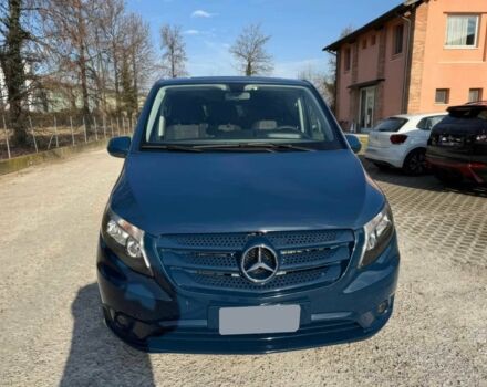 Синий Мерседес Вито, объемом двигателя 2.2 л и пробегом 55 тыс. км за 18000 $, фото 1 на Automoto.ua