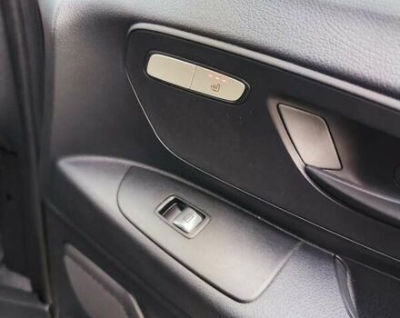 Синій Мерседес Віто, об'ємом двигуна 2.2 л та пробігом 200 тис. км за 33888 $, фото 76 на Automoto.ua