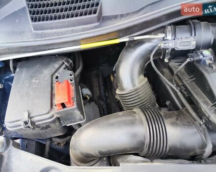 Синій Мерседес Віто, об'ємом двигуна 2.2 л та пробігом 200 тис. км за 33888 $, фото 29 на Automoto.ua