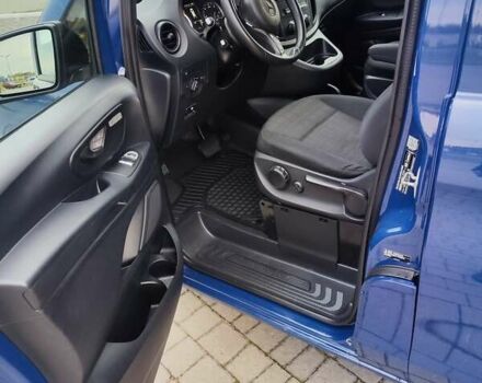 Синій Мерседес Віто, об'ємом двигуна 2.2 л та пробігом 200 тис. км за 33888 $, фото 71 на Automoto.ua