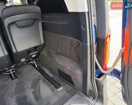 Синій Мерседес Віто, об'ємом двигуна 2.2 л та пробігом 200 тис. км за 33888 $, фото 122 на Automoto.ua