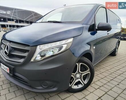 Синій Мерседес Віто, об'ємом двигуна 2.2 л та пробігом 200 тис. км за 33888 $, фото 23 на Automoto.ua