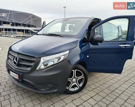 Синій Мерседес Віто, об'ємом двигуна 2.2 л та пробігом 200 тис. км за 33888 $, фото 4 на Automoto.ua