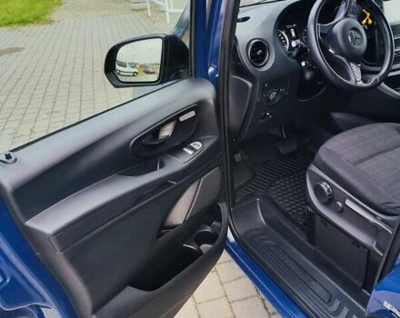 Синій Мерседес Віто, об'ємом двигуна 2.2 л та пробігом 200 тис. км за 33888 $, фото 70 на Automoto.ua