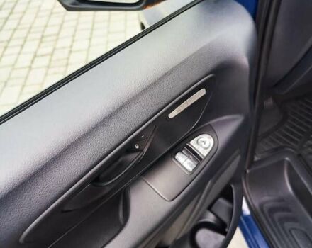 Синій Мерседес Віто, об'ємом двигуна 2.2 л та пробігом 200 тис. км за 33888 $, фото 69 на Automoto.ua