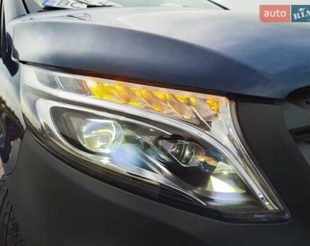 Синій Мерседес Віто, об'ємом двигуна 2.2 л та пробігом 200 тис. км за 33888 $, фото 8 на Automoto.ua