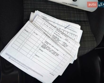 Синій Мерседес Віто, об'ємом двигуна 2.2 л та пробігом 200 тис. км за 33888 $, фото 27 на Automoto.ua