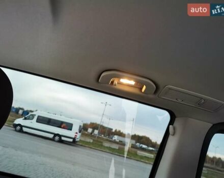 Синій Мерседес Віто, об'ємом двигуна 2.2 л та пробігом 200 тис. км за 33888 $, фото 100 на Automoto.ua